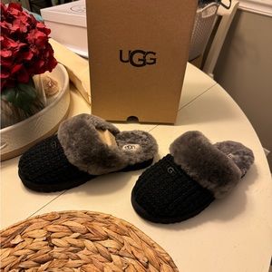 UGG~Cozy Knit Genuine Shearing Slipper~Women